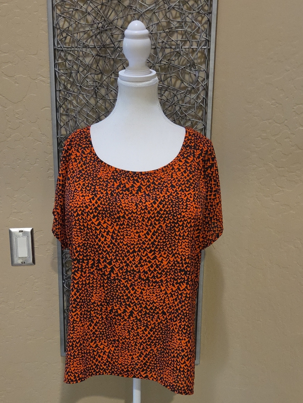 Pleione Hi Lo Women's Orange and Black Printed Scoop Neck Top